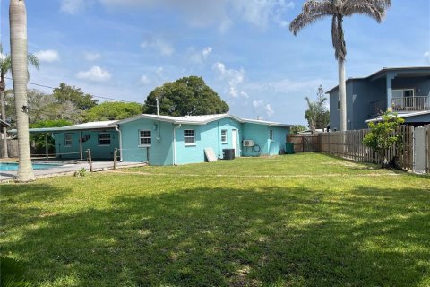 House in Merrit Island, Florida 3 bedrooms, 121.7 sq.m. № 2236296 - photo 25