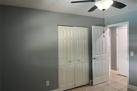 House in Merrit Island, Florida 3 bedrooms, 121.7 sq.m. № 2236296 - photo 14