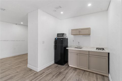 Купить виллу или дом в Пемброк-Пайнс, Флорида 3 спальни, 143.07м2, № 1947284 - фото 23