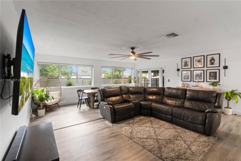 Купить виллу или дом в Пемброк-Пайнс, Флорида 3 спальни, 143.07м2, № 1947284 - фото 8