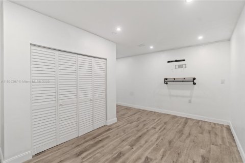 Купить виллу или дом в Пемброк-Пайнс, Флорида 3 спальни, 143.07м2, № 1947284 - фото 25