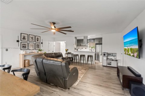 Купить виллу или дом в Пемброк-Пайнс, Флорида 3 спальни, 143.07м2, № 1947284 - фото 7