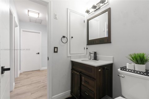 Купить виллу или дом в Пемброк-Пайнс, Флорида 3 спальни, 143.07м2, № 1947284 - фото 13