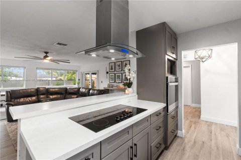 Купить виллу или дом в Пемброк-Пайнс, Флорида 3 спальни, 143.07м2, № 1947284 - фото 10