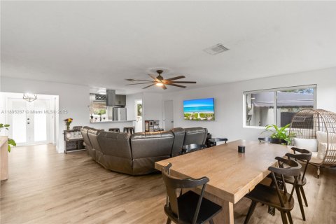 Купить виллу или дом в Пемброк-Пайнс, Флорида 3 спальни, 143.07м2, № 1947284 - фото 6