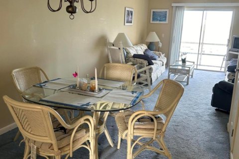 Townhouse in Fort Pierce, Florida 2 bedrooms, 100.24 sq.m. № 1033872 - photo 1