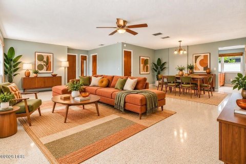 House in Daytona Beach, Florida 2 bedrooms, 111.85 sq.m. № 2402729 - photo 5