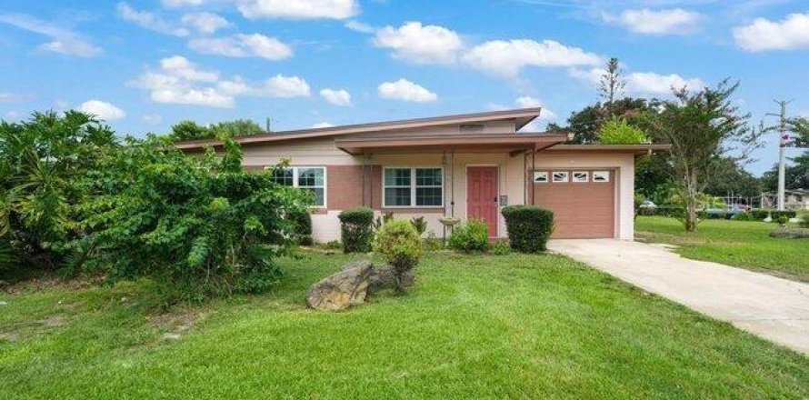 House in Daytona Beach, Florida 2 bedrooms, 111.85 sq.m. № 2402729