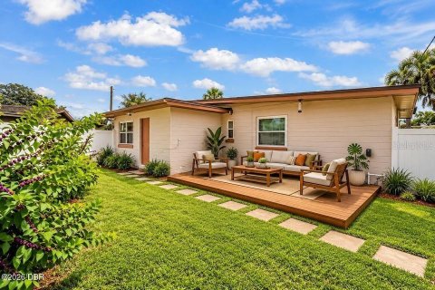 House in Daytona Beach, Florida 2 bedrooms, 111.85 sq.m. № 2402729 - photo 15