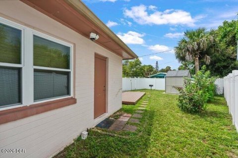 House in Daytona Beach, Florida 2 bedrooms, 111.85 sq.m. № 2402729 - photo 17