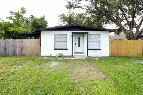 House in Bradenton, Florida 2 bedrooms, 75.81 sq.m. № 1911357 - photo 1
