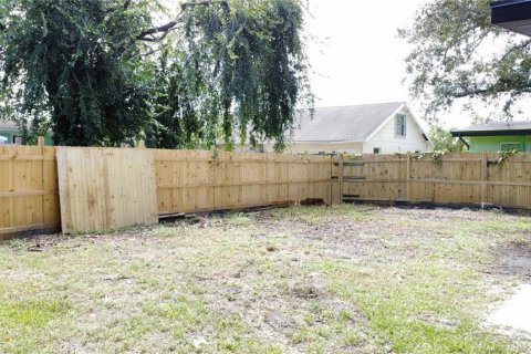 House in Bradenton, Florida 2 bedrooms, 75.81 sq.m. № 1911357 - photo 10
