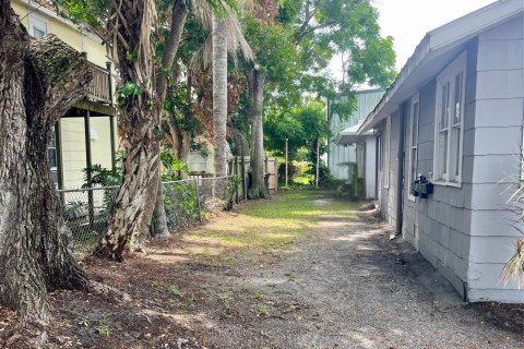 Commercial property in Vero Beach, Florida 139.73 sq.m. № 2247078 - photo 9