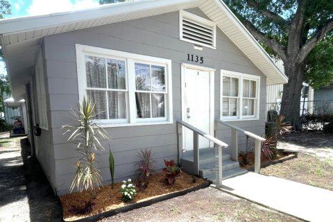 Commercial property in Vero Beach, Florida 139.73 sq.m. № 2247078