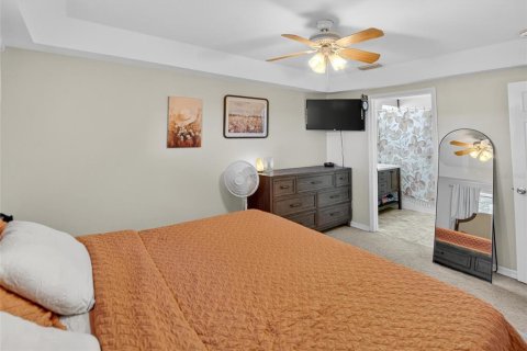 House in Valrico, Florida 4 bedrooms, 130.25 sq.m. № 1912701 - photo 20