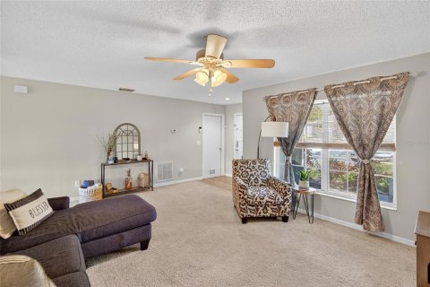 House in Valrico, Florida 4 bedrooms, 130.25 sq.m. № 1912701 - photo 11