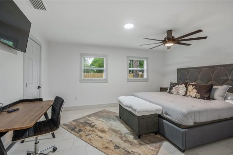 House in Palmetto, Florida 4 bedrooms, 185.8 sq.m. № 1900098 - photo 24