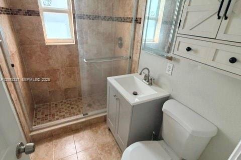 House in West Miami, Florida 3 bedrooms, 103.49 sq.m. № 2382469 - photo 6