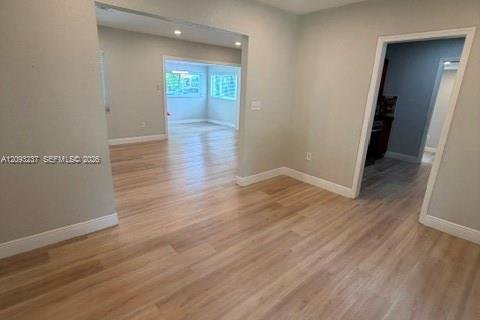 House in West Miami, Florida 3 bedrooms, 103.49 sq.m. № 2382469 - photo 15