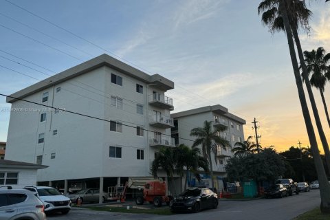 Condominio en alquiler en North Miami Beach, Florida, 1 dormitorio, 61.59 m2 № 1890035 - foto 11