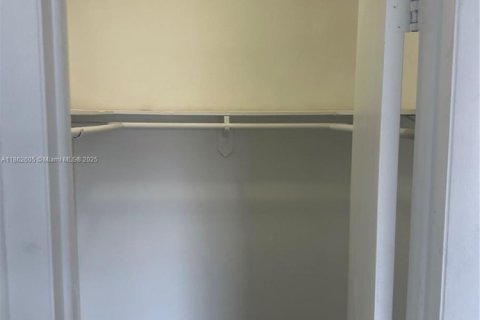 Condominio en alquiler en North Miami Beach, Florida, 1 dormitorio, 61.59 m2 № 1890035 - foto 10