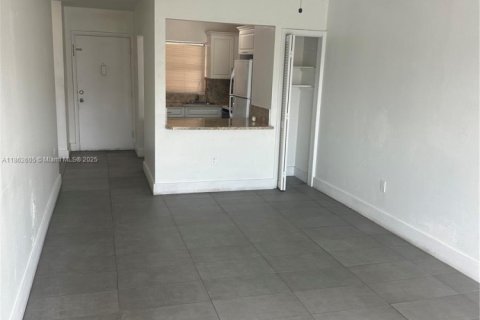 Condominio en alquiler en North Miami Beach, Florida, 1 dormitorio, 61.59 m2 № 1890035 - foto 5