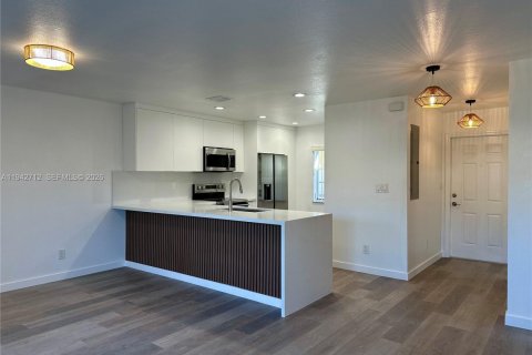 Touwnhouse à Hallandale Beach, Floride 2 chambres, 134.71 m2 № 1999164