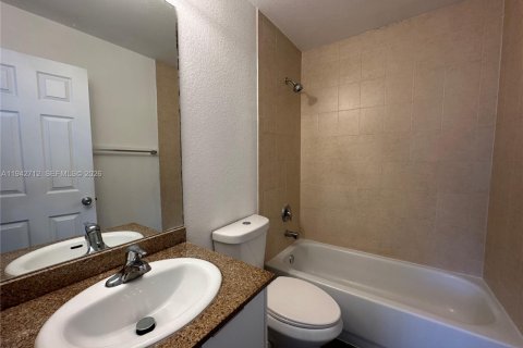 Touwnhouse à louer à Hallandale Beach, Floride: 2 chambres, 134.71 m2 № 1999164 - photo 26