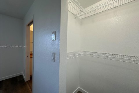 Touwnhouse à louer à Hallandale Beach, Floride: 2 chambres, 134.71 m2 № 1999164 - photo 29