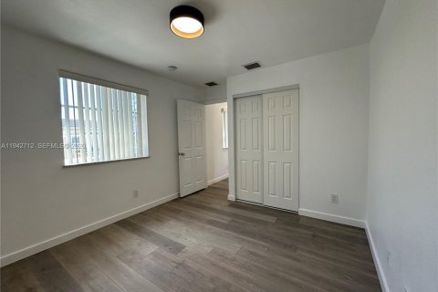 Touwnhouse à louer à Hallandale Beach, Floride: 2 chambres, 134.71 m2 № 1999164 - photo 24