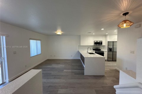 Touwnhouse à louer à Hallandale Beach, Floride: 2 chambres, 134.71 m2 № 1999164 - photo 20