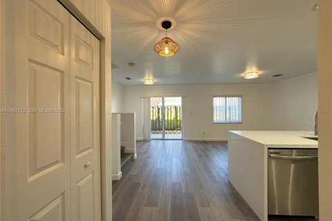 Touwnhouse à louer à Hallandale Beach, Floride: 2 chambres, 134.71 m2 № 1999164 - photo 14