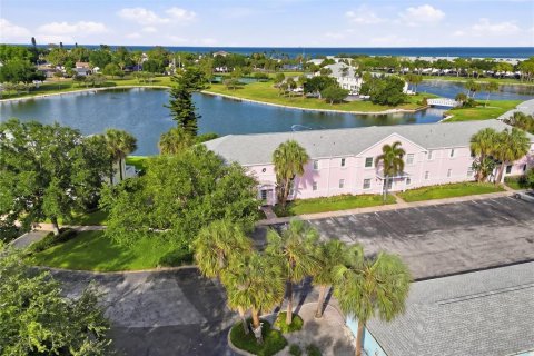 Condo in Saint Petersburg, Florida, 1 bedroom № 2123721 - photo 2