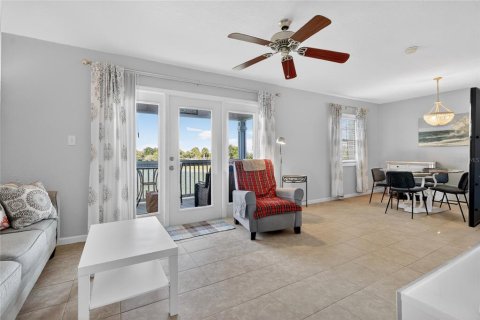 Condo in Saint Petersburg, Florida, 1 bedroom № 2123721 - photo 7
