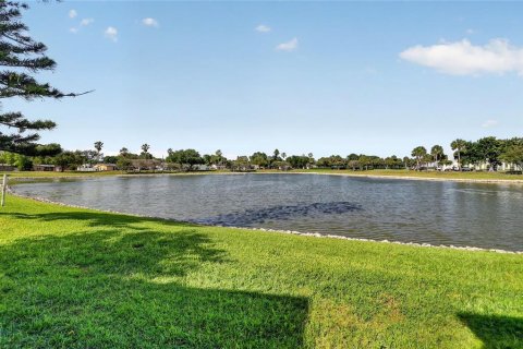 Condo in Saint Petersburg, Florida, 1 bedroom № 2123721 - photo 30