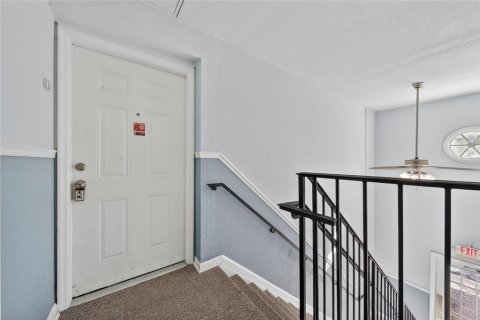 Condo in Saint Petersburg, Florida, 1 bedroom № 2123721 - photo 5