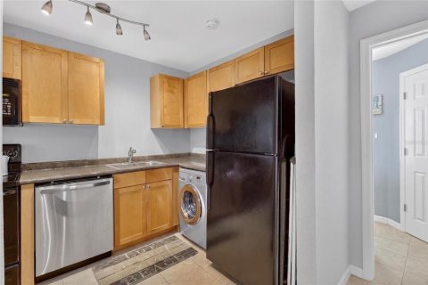 Condo in Saint Petersburg, Florida, 1 bedroom № 2123721 - photo 21