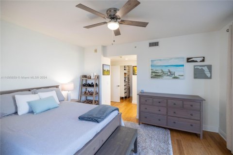 Condo in Miami, Florida, 2 bedrooms  № 1864729 - photo 13