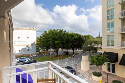 Condo in Miami, Florida, 2 bedrooms  № 1864729 - photo 27