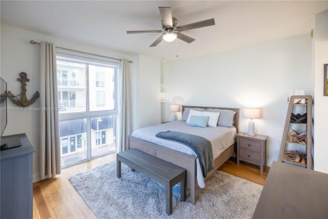 Condo in Miami, Florida, 2 bedrooms  № 1864729 - photo 12