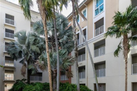 Condo in Miami, Florida, 2 bedrooms  № 1864729 - photo 29