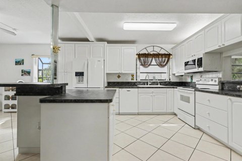 Купить кондоминиум в Тамарак, Флорида 3 комнаты, 137.5м2, № 2191623 - фото 2