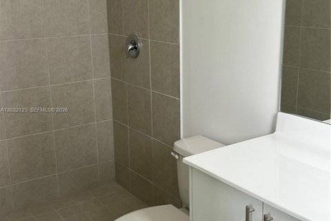 Снять в аренду таунхаус в Хомстед, Флорида 3 спальни, 123.56м2, № 2145767 - фото 9