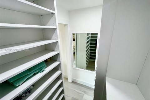 Casa en venta en Fort Lauderdale, Florida, 3 dormitorios, 135.82 m2 № 2062920 - foto 21