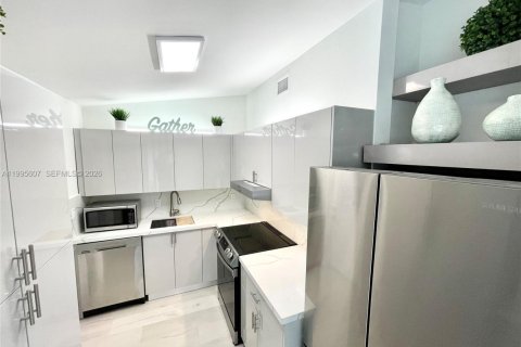 Casa en venta en Fort Lauderdale, Florida, 3 dormitorios, 135.82 m2 № 2062920 - foto 13