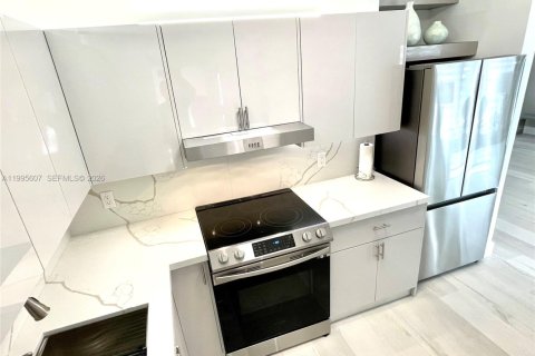 Casa en venta en Fort Lauderdale, Florida, 3 dormitorios, 135.82 m2 № 2062920 - foto 11