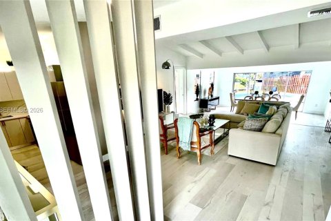 Casa en venta en Fort Lauderdale, Florida, 3 dormitorios, 135.82 m2 № 2062920 - foto 3