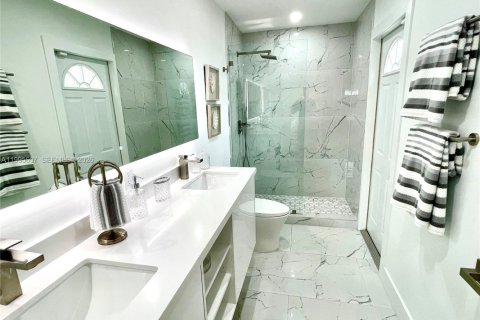 Casa en venta en Fort Lauderdale, Florida, 3 dormitorios, 135.82 m2 № 2062920 - foto 23