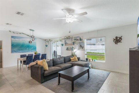 House in Haines City, Florida 3 bedrooms, 144.93 sq.m. № 2227891 - photo 5
