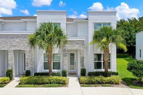 Townhouse in Clermont, Florida 4 bedrooms, 175.4 sq.m. № 1772727 - photo 1